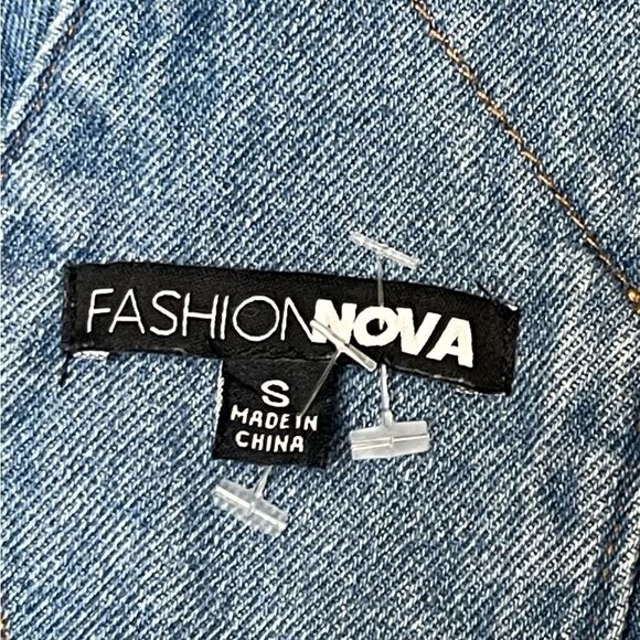 Fashion Nova Light Denim Distressed Blue Overalls Sz S Country Western Festival - Picture 6 of 6